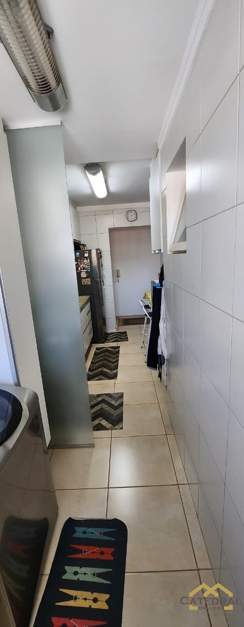 Apartamento à venda com 2 quartos, 75m² - Foto 9