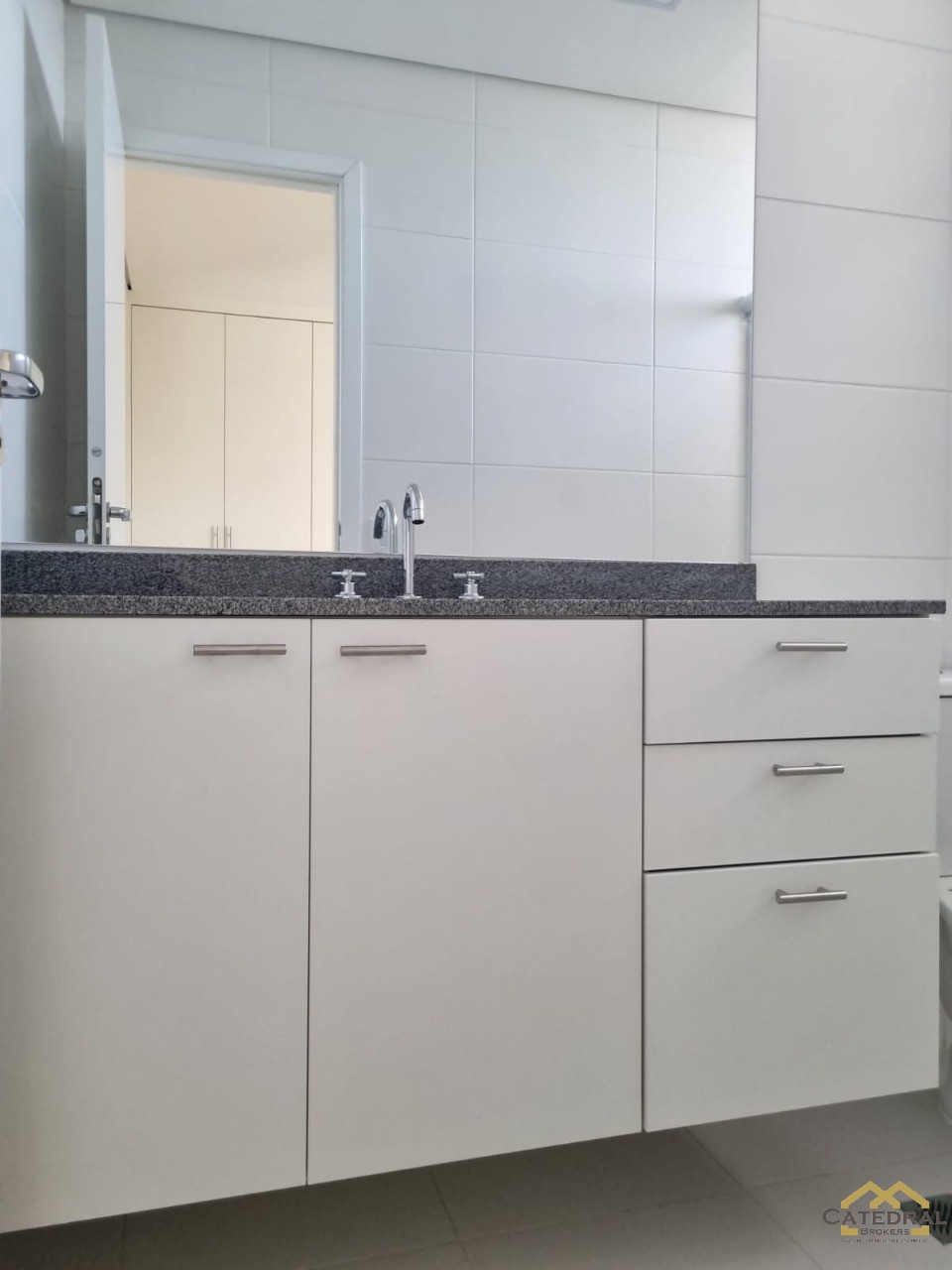 Apartamento para alugar com 3 quartos, 130m² - Foto 15