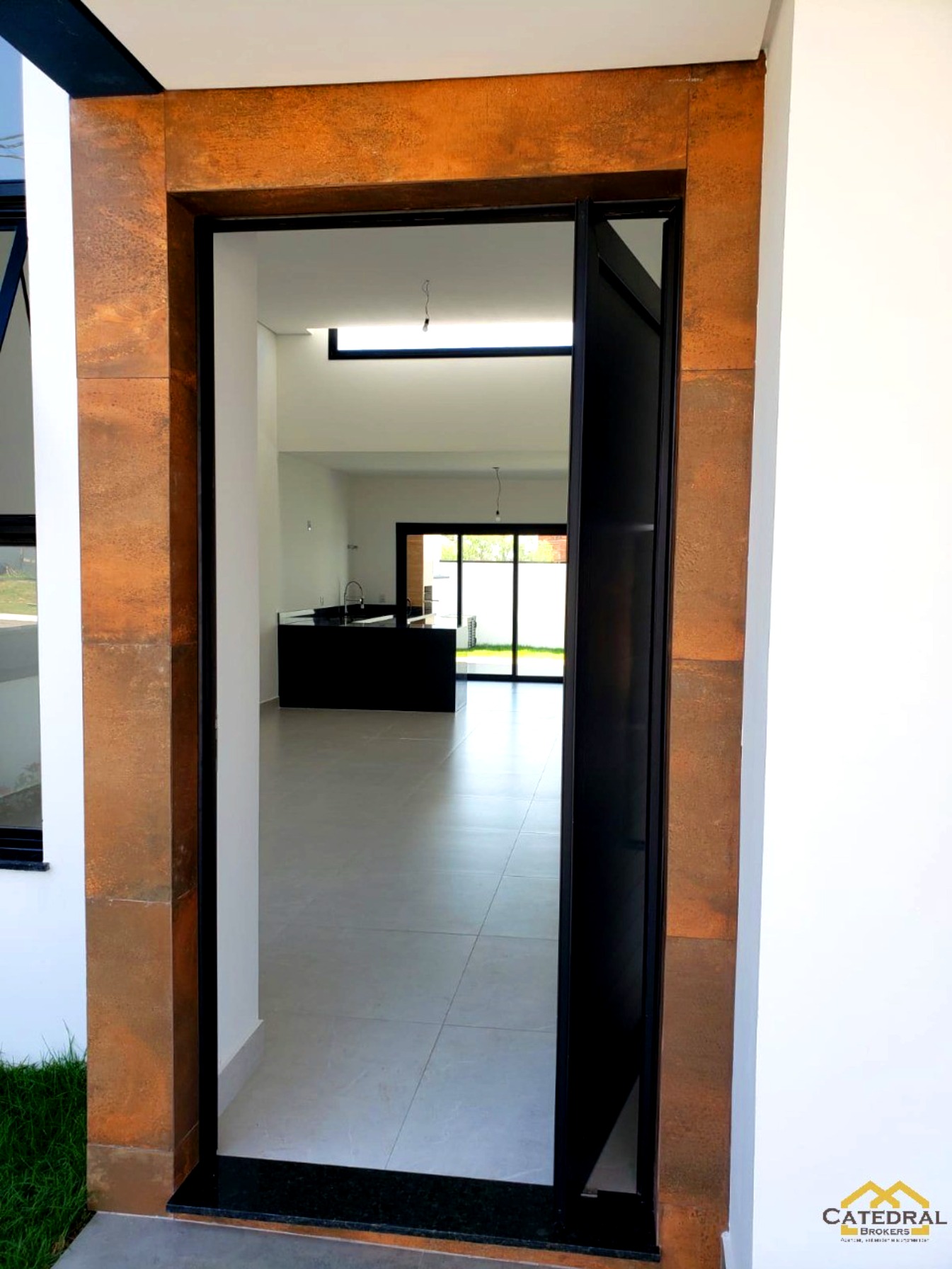 Casa à venda com 3 quartos, 250m² - Foto 3