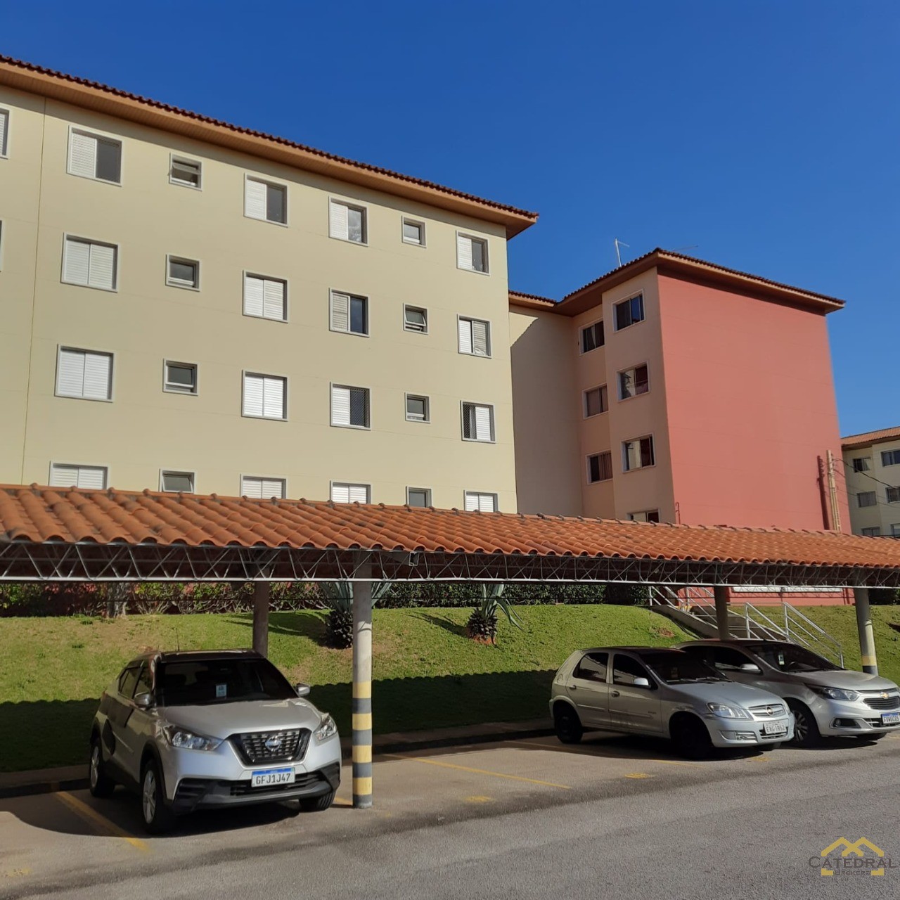 Apartamento à venda com 2 quartos, 65m² - Foto 1