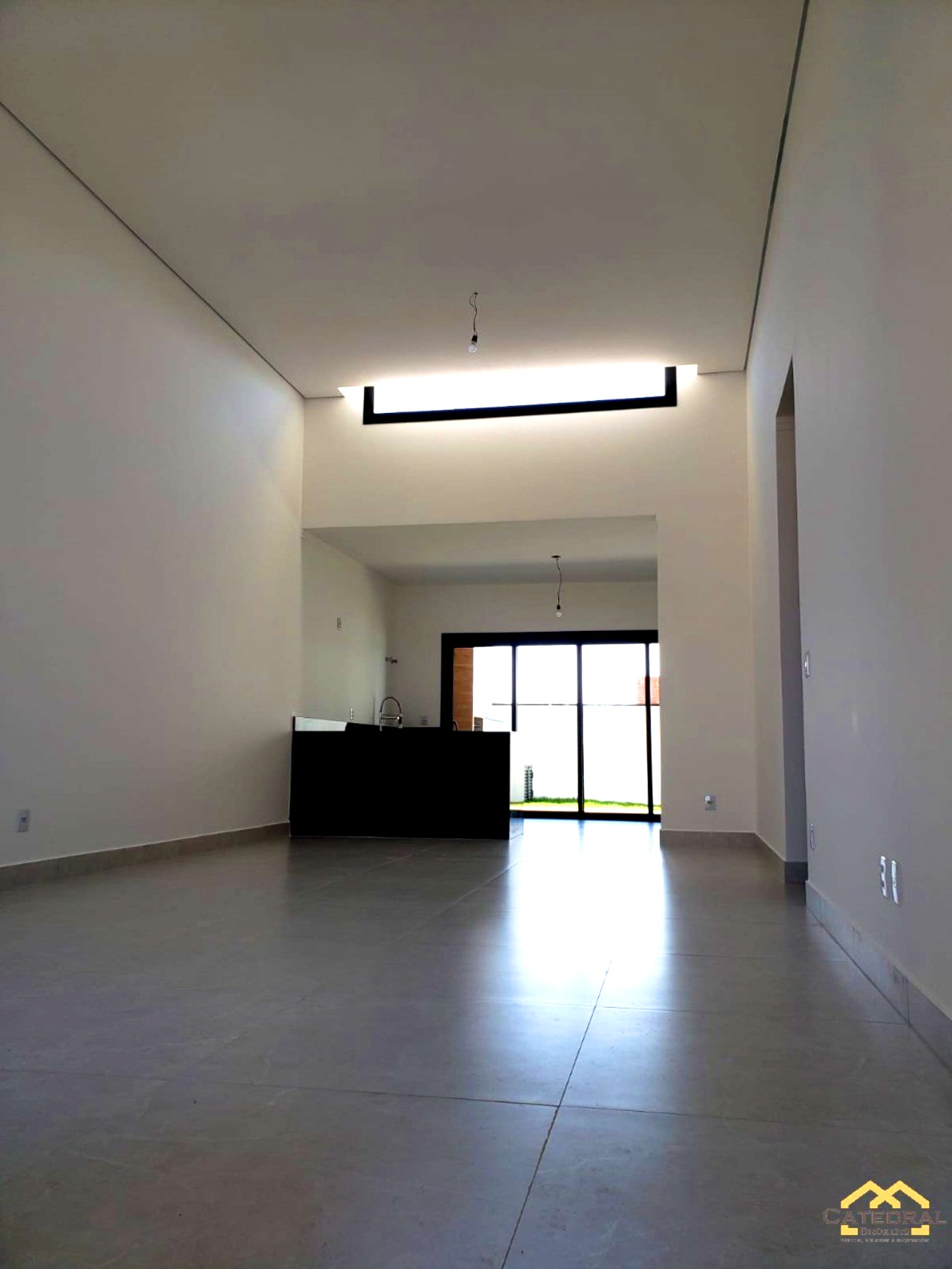 Casa à venda com 3 quartos, 250m² - Foto 4