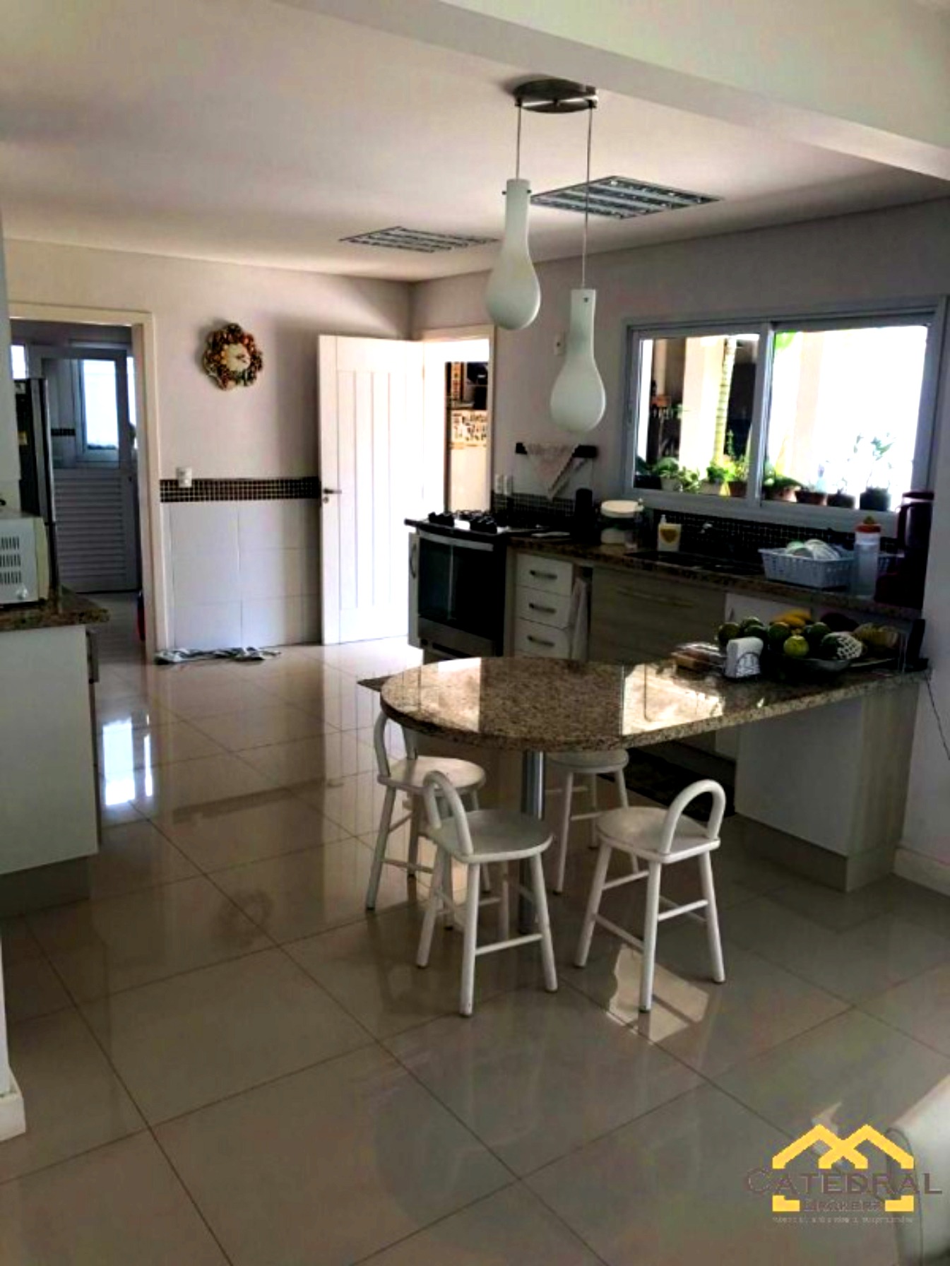 Casa à venda com 3 quartos, 360m² - Foto 8