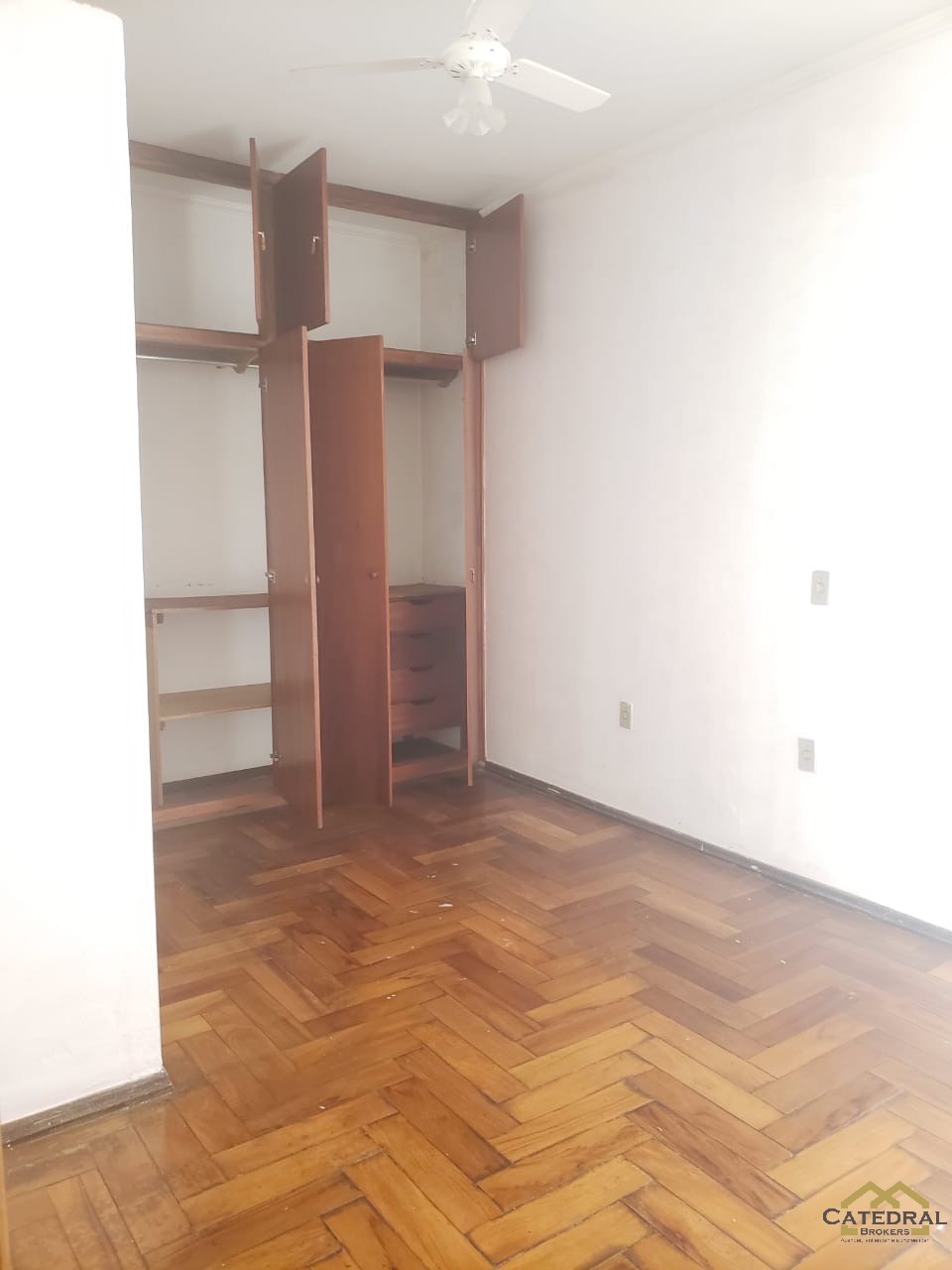 Casa à venda com 4 quartos, 250m² - Foto 15