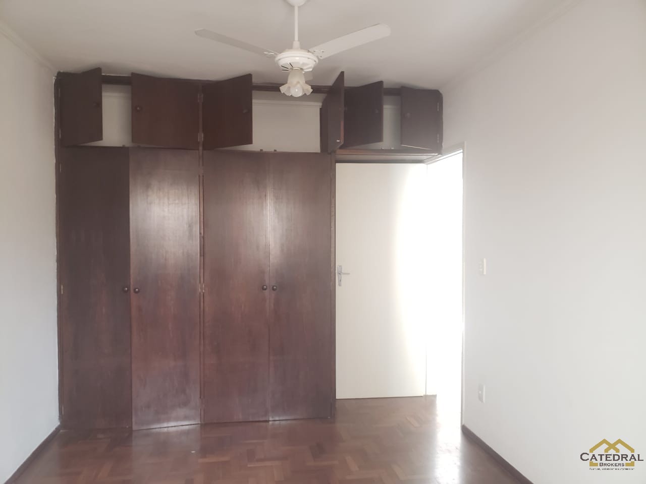 Casa à venda com 4 quartos, 250m² - Foto 9