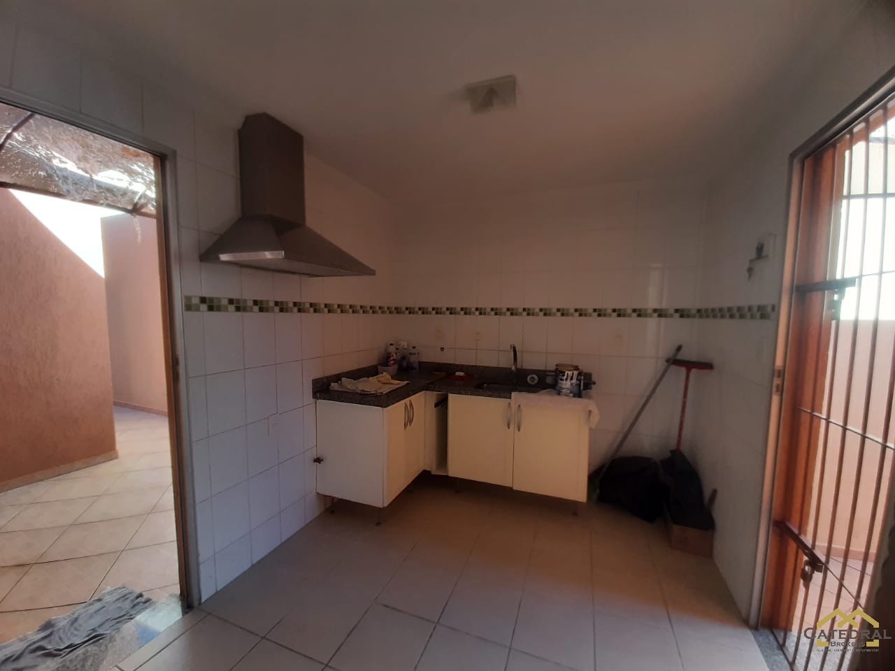 Casa à venda com 3 quartos, 169m² - Foto 8