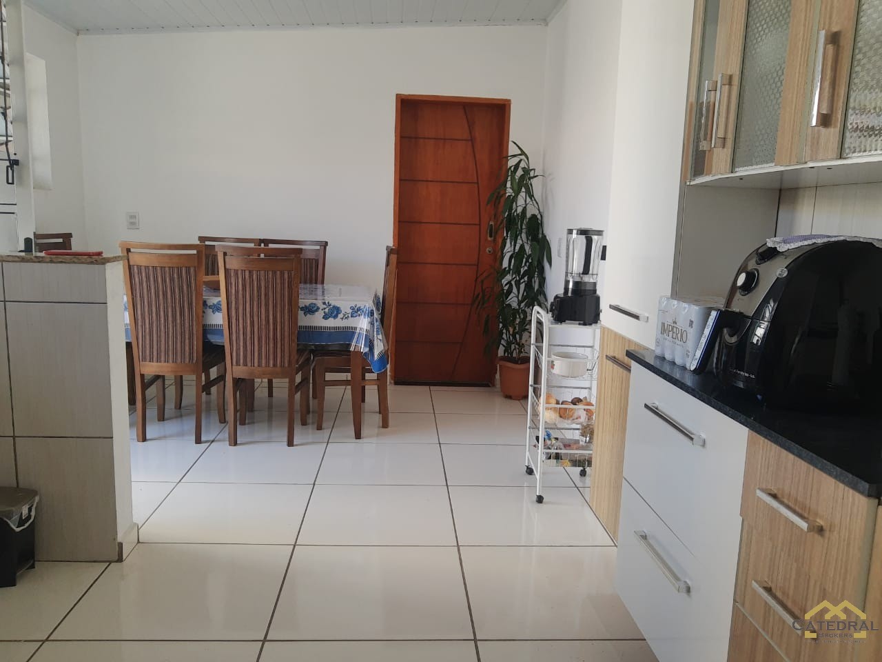 Casa à venda com 5 quartos, 195m² - Foto 4