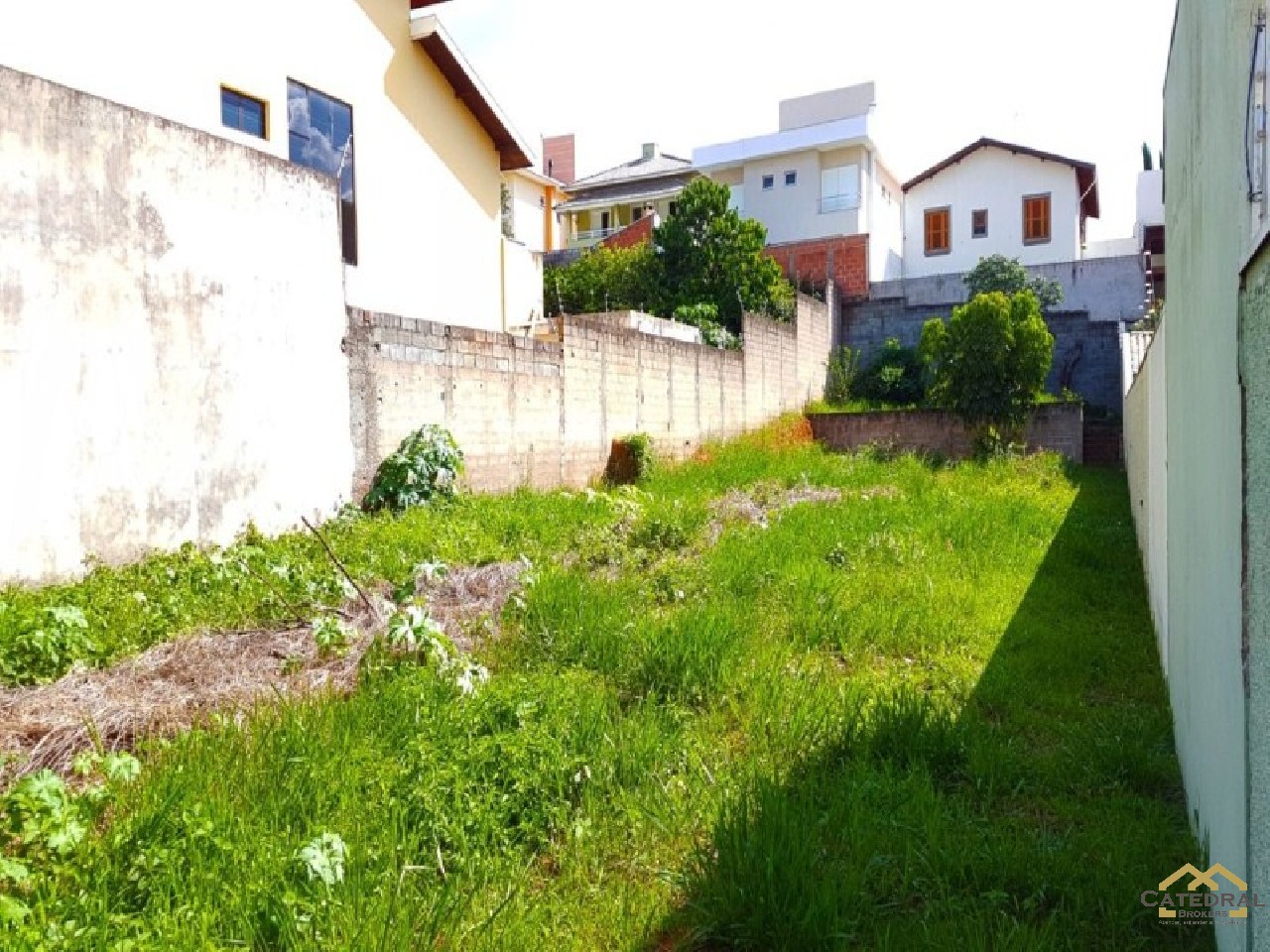 Terreno à venda, 600m² - Foto 1