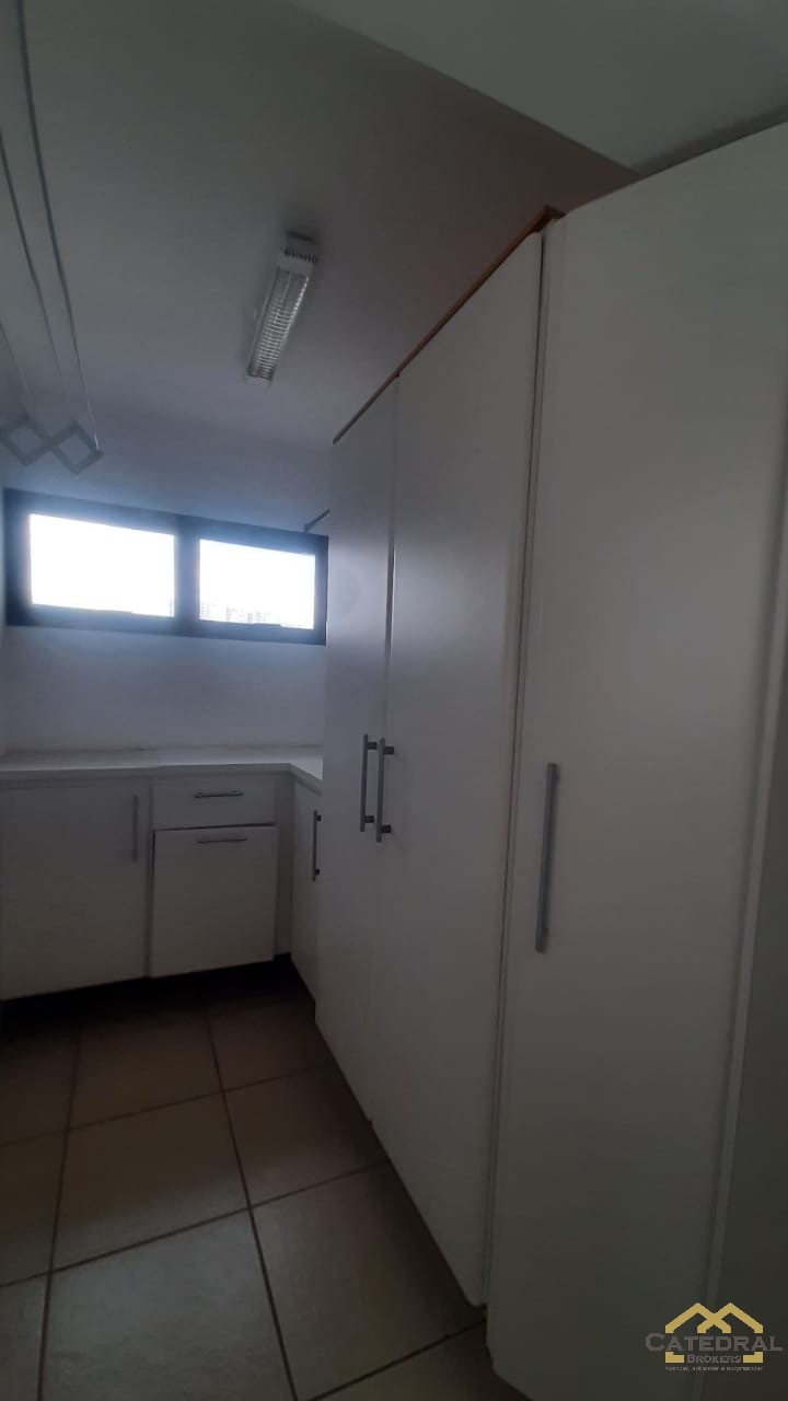 Apartamento à venda com 3 quartos, 173m² - Foto 13