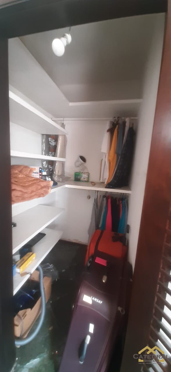 Casa para alugar com 4 quartos, 277m² - Foto 10