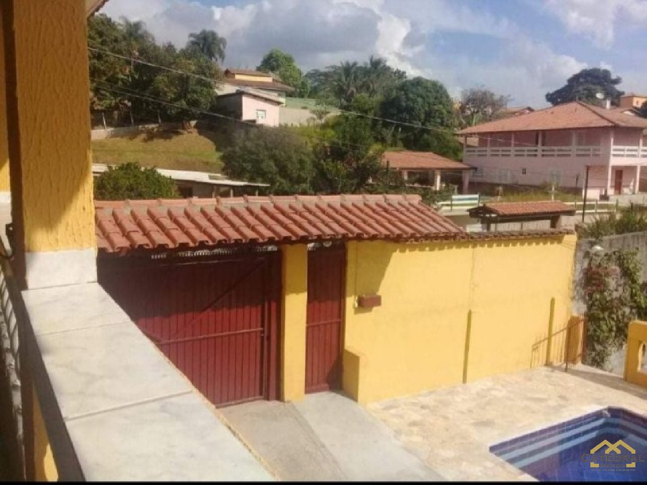 Chácara à venda com 3 quartos, 379m² - Foto 2