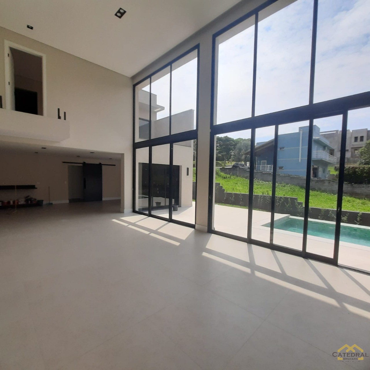 Casa de Condomínio à venda com 4 quartos, 450m² - Foto 1