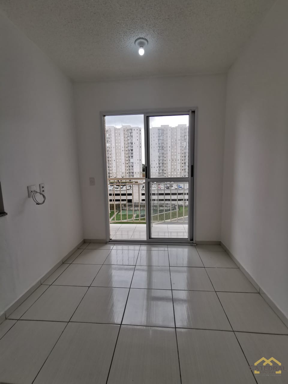 Apartamento à venda com 2 quartos, 49m² - Foto 2