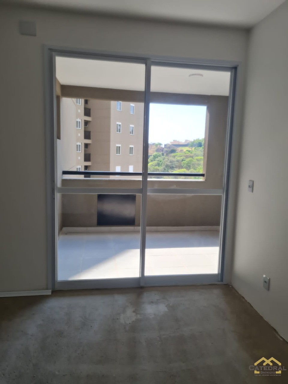 Apartamento à venda com 3 quartos, 98m² - Foto 2