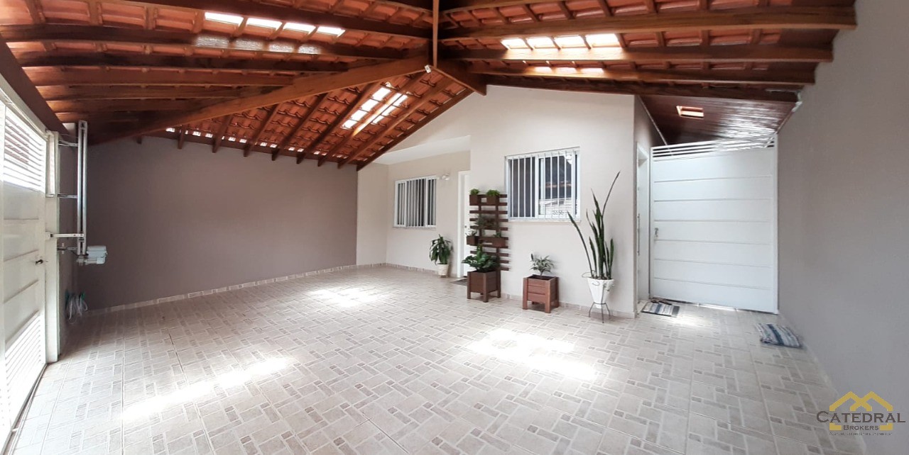 Casa à venda com 2 quartos, 144m² - Foto 1