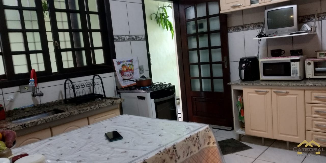 Sobrado à venda com 2 quartos, 110m² - Foto 1