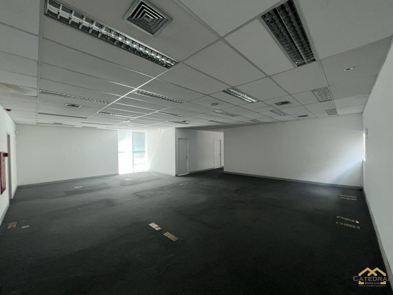 Loja-Salão para alugar, 1000m² - Foto 11