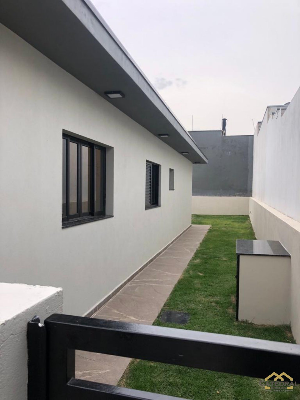 Casa à venda com 3 quartos, 97m² - Foto 11