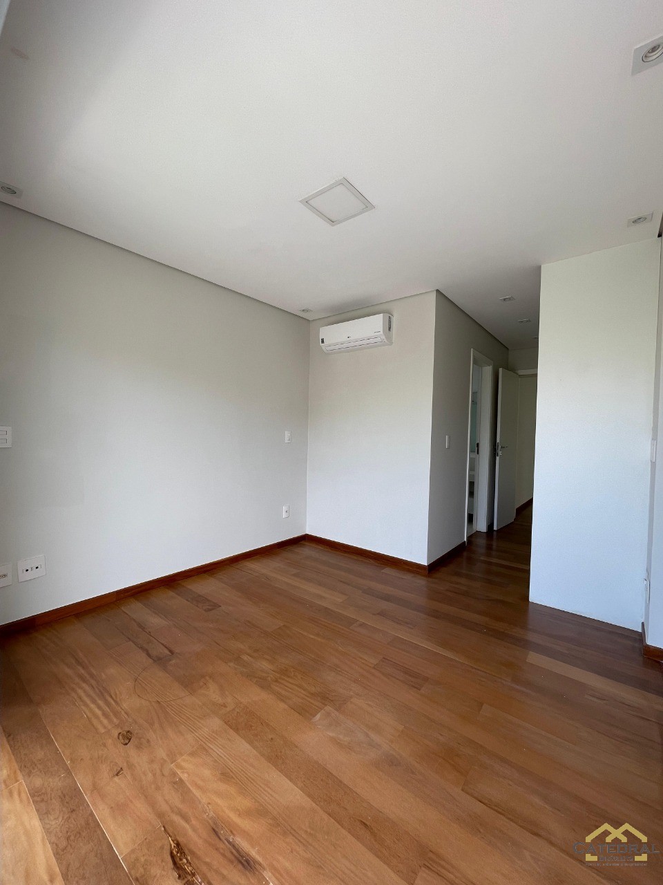 Casa de Condomínio à venda com 4 quartos, 300m² - Foto 11