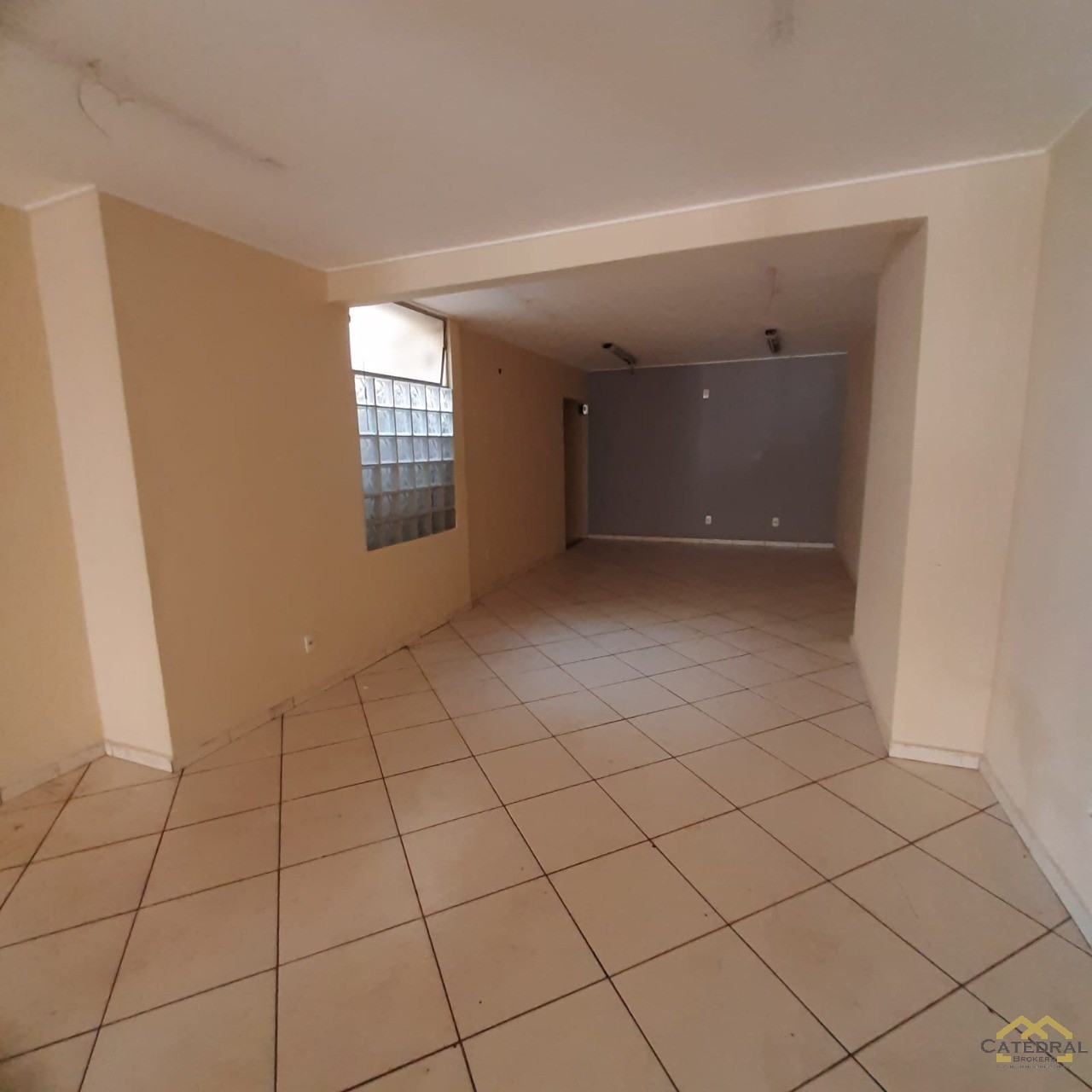 Loja-Salão para alugar com 3 quartos, 295m² - Foto 2