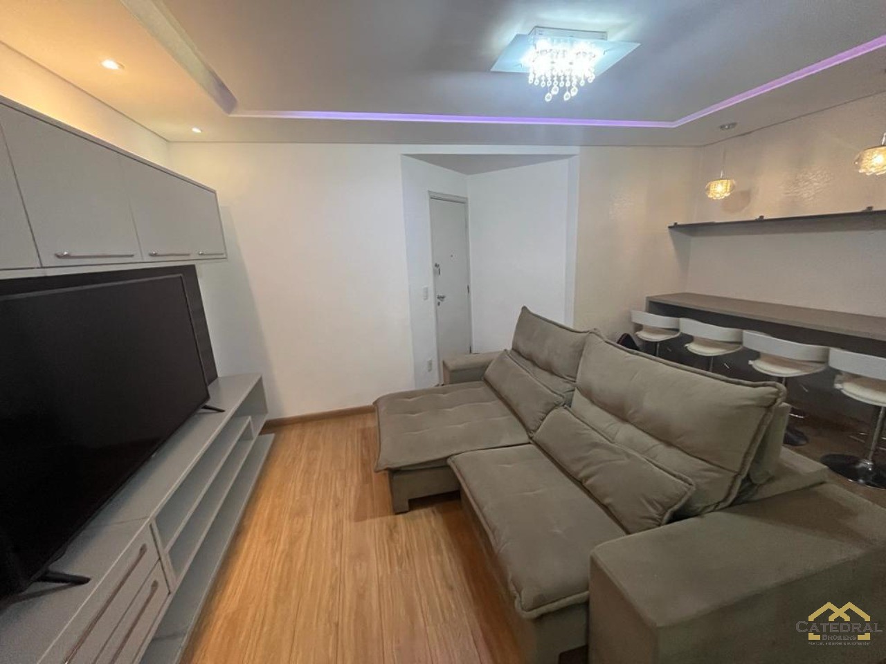 Apartamento à venda com 4 quartos, 187m² - Foto 2