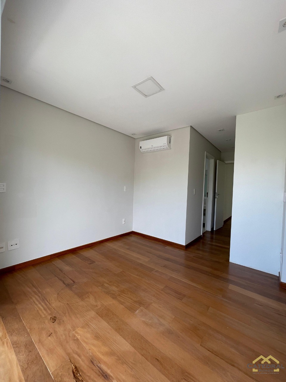 Casa de Condomínio à venda com 4 quartos, 300m² - Foto 10