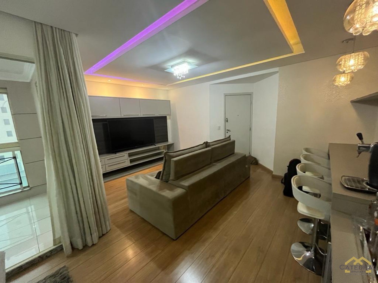 Apartamento à venda com 4 quartos, 187m² - Foto 3