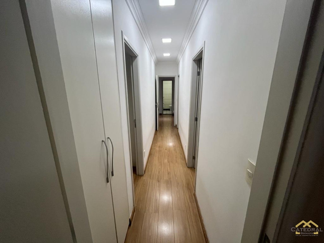 Apartamento à venda com 4 quartos, 187m² - Foto 17