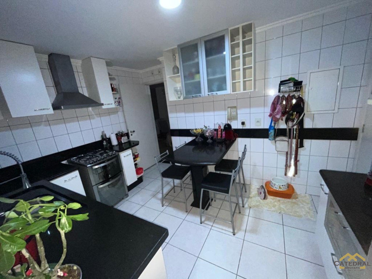 Apartamento à venda com 4 quartos, 187m² - Foto 7