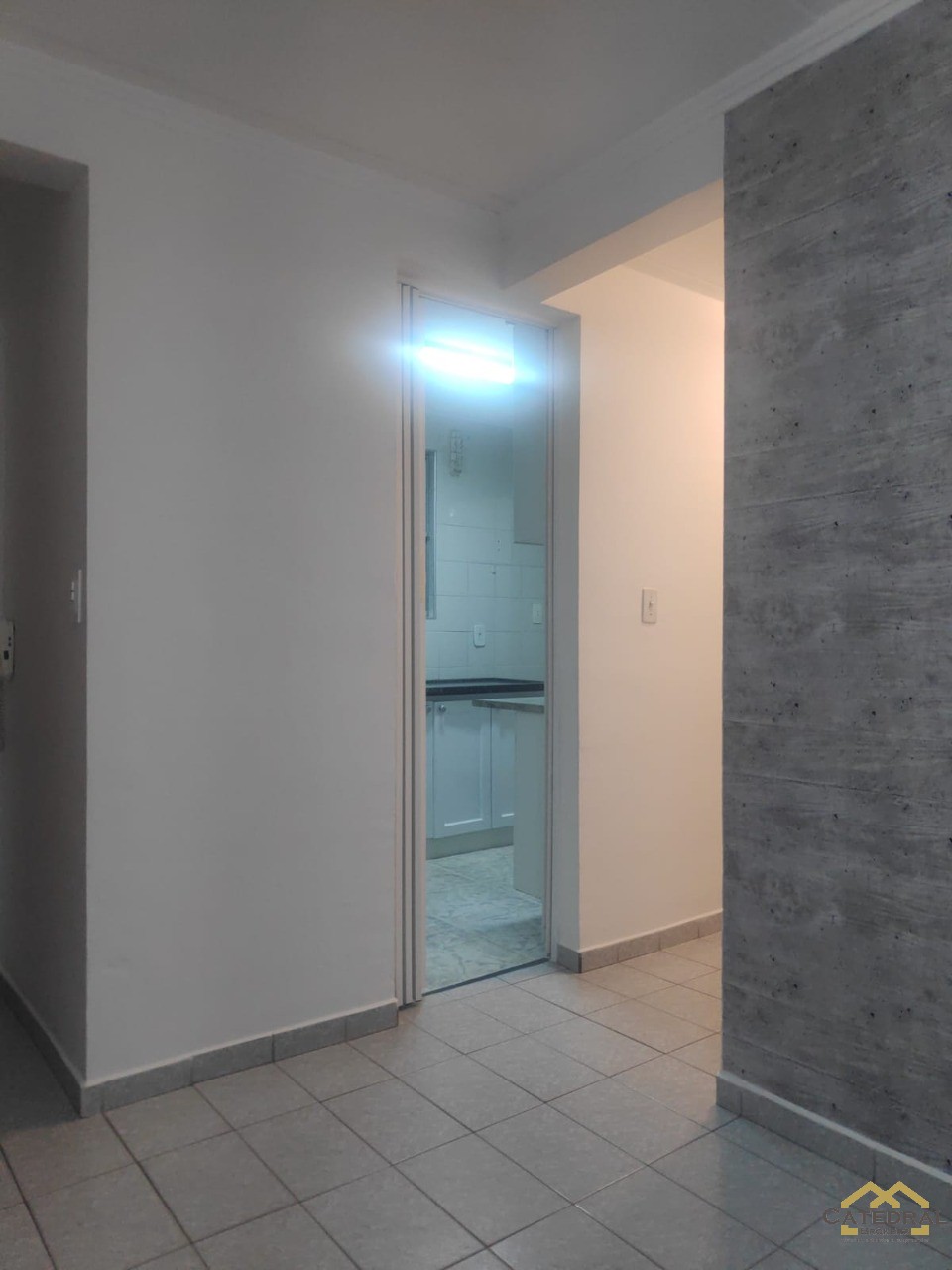 Apartamento à venda com 2 quartos, 47m² - Foto 2