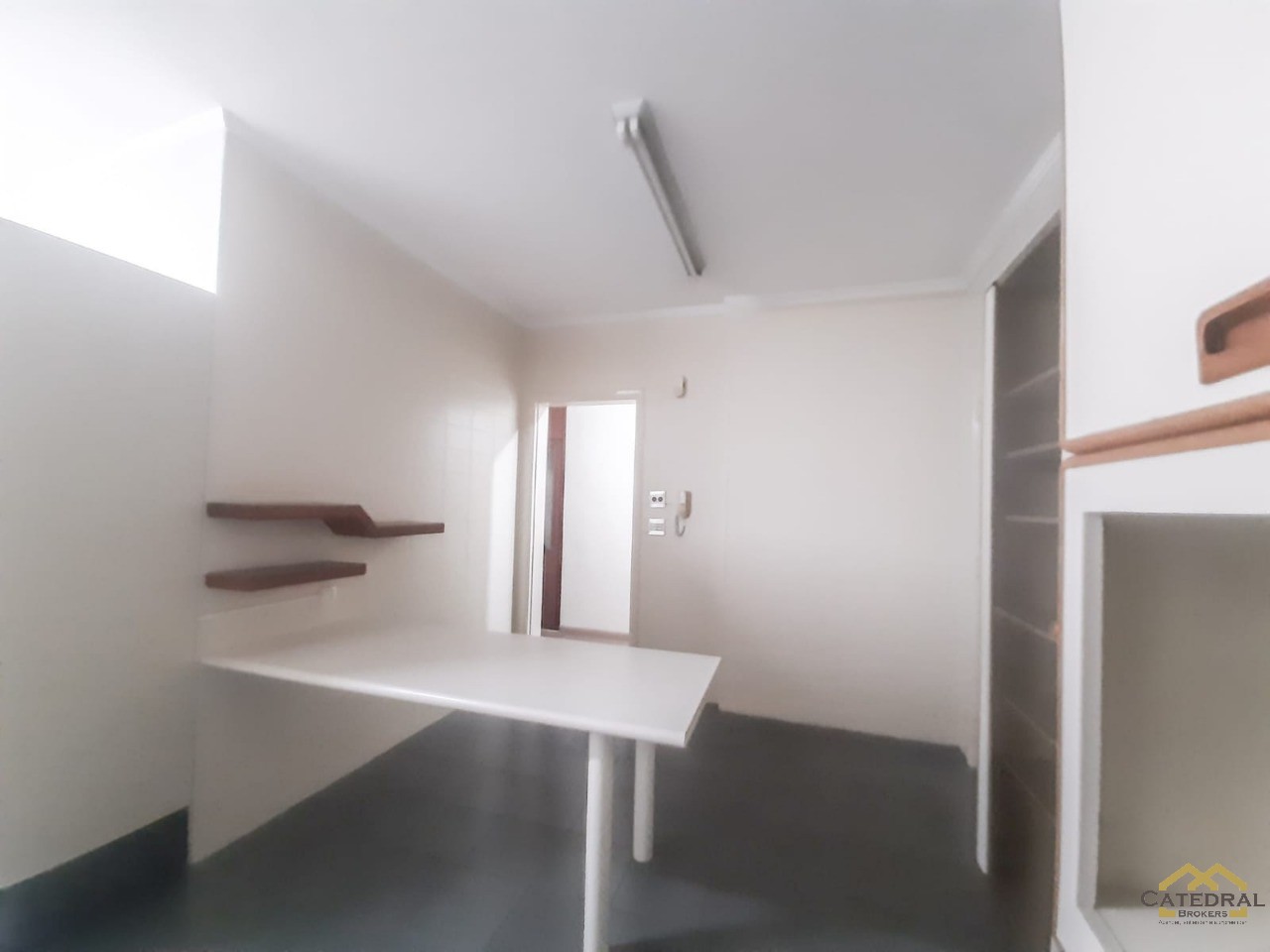 Apartamento para alugar com 5 quartos, 220m² - Foto 8