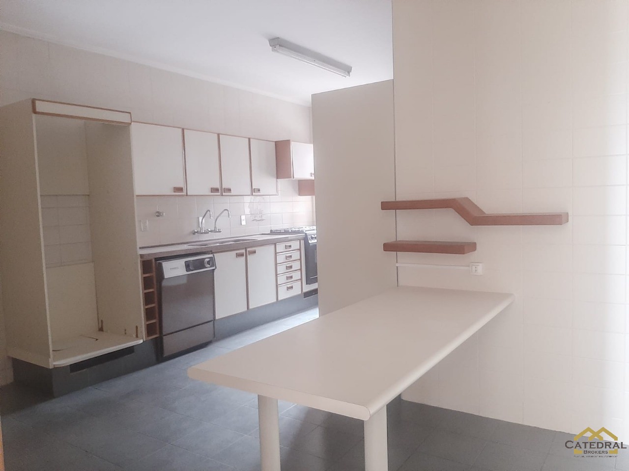 Apartamento para alugar com 5 quartos, 220m² - Foto 12