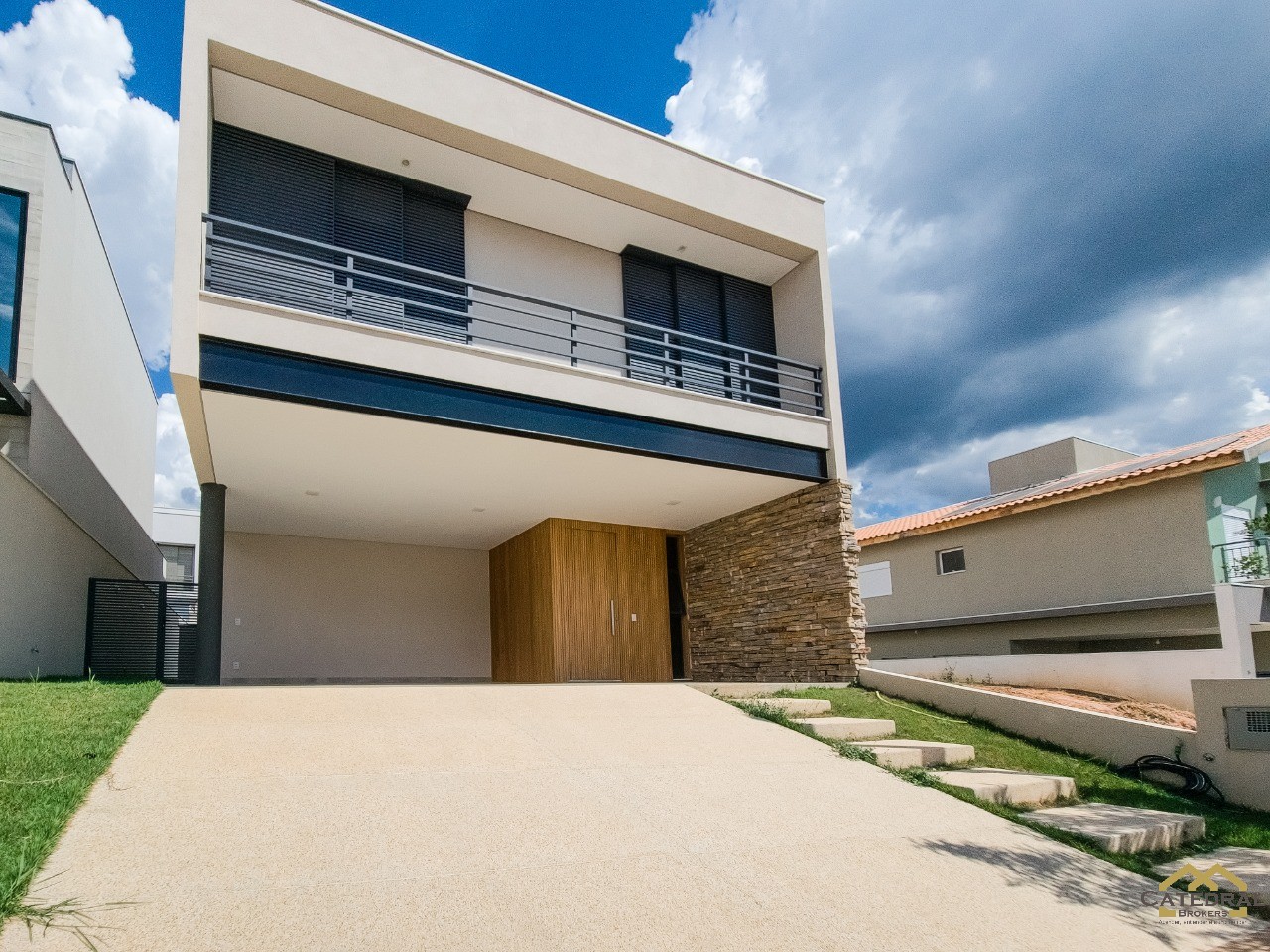 Casa de Condomínio à venda com 3 quartos, 250m² - Foto 2