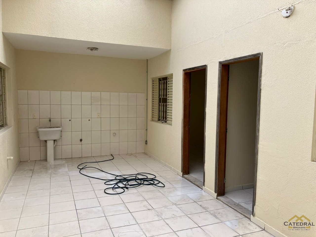 Prédio Inteiro para alugar com 2 quartos, 250m² - Foto 7