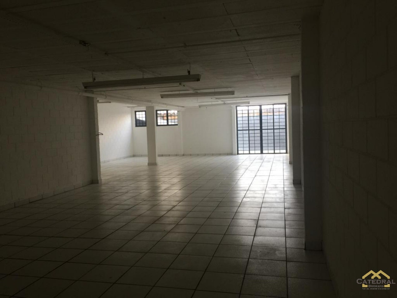 Depósito-Galpão-Armazém para alugar, 700m² - Foto 9