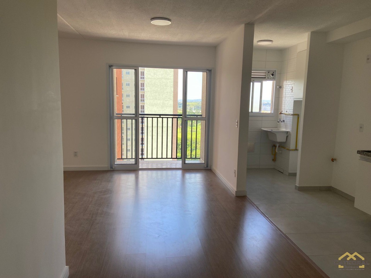 Apartamento à venda com 3 quartos, 82m² - Foto 2