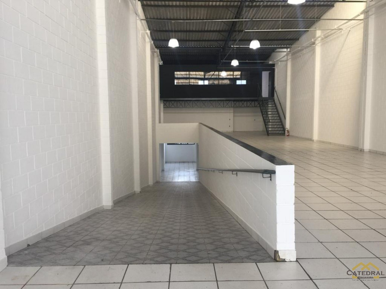 Depósito-Galpão-Armazém para alugar, 700m² - Foto 5