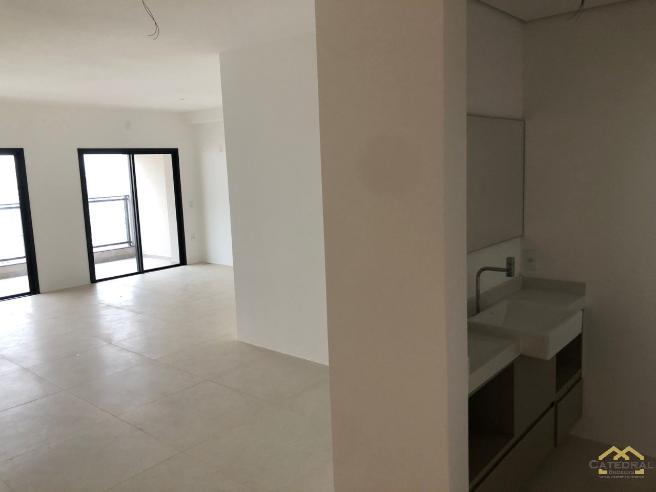 Apartamento à venda e aluguel com 3 quartos, 141m² - Foto 3