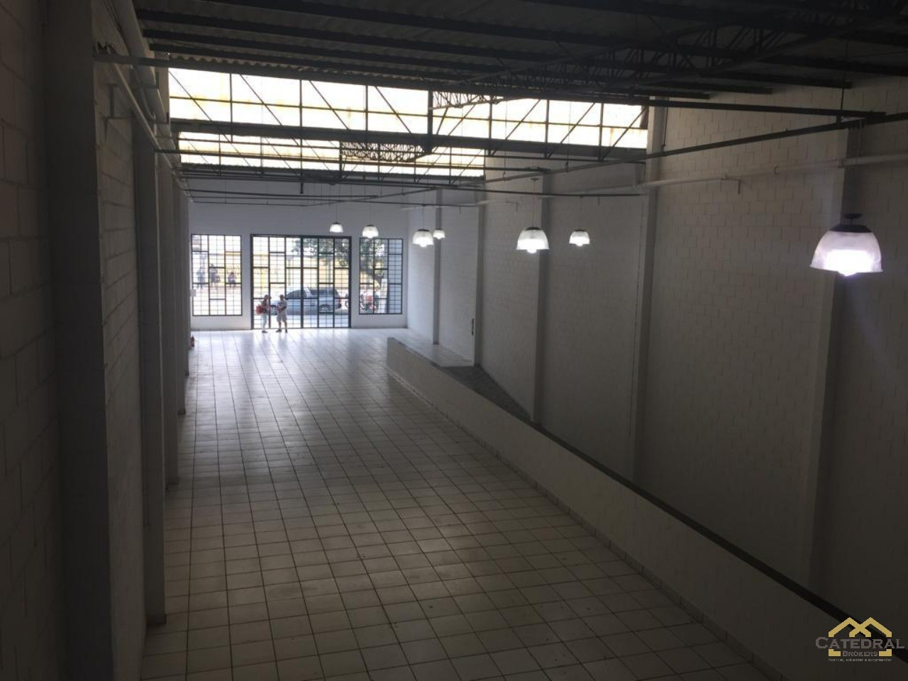 Depósito-Galpão-Armazém para alugar, 700m² - Foto 1