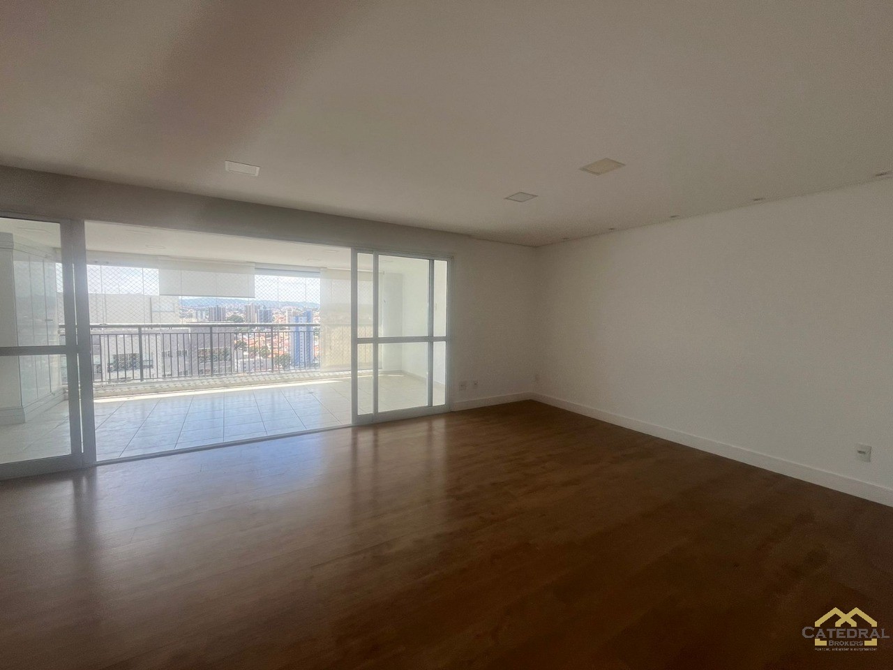 Apartamento para alugar com 3 quartos, 163m² - Foto 1