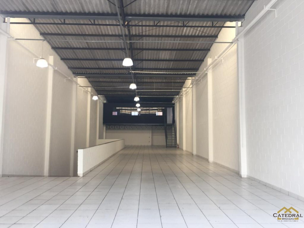 Depósito-Galpão-Armazém para alugar, 700m² - Foto 10