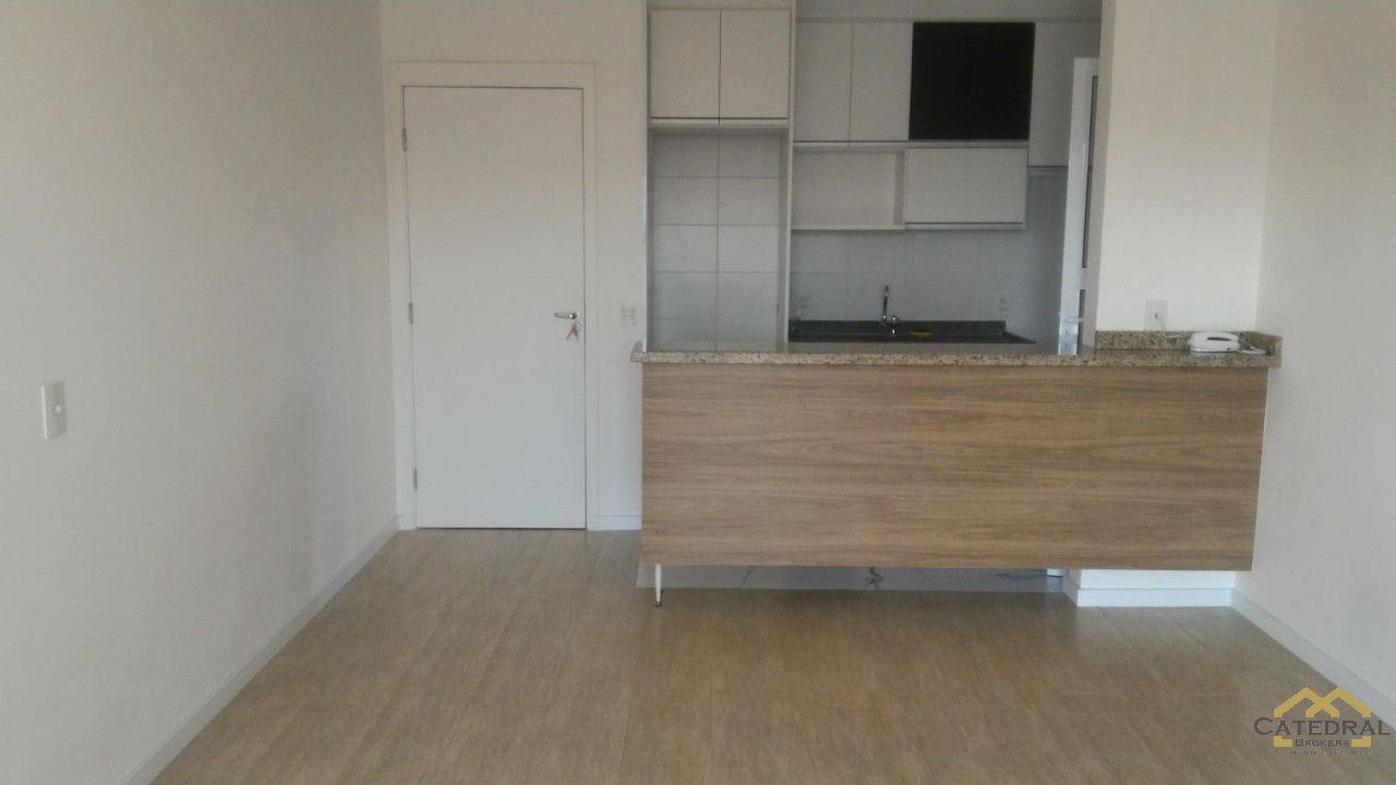 Apartamento à venda com 3 quartos, 71m² - Foto 2