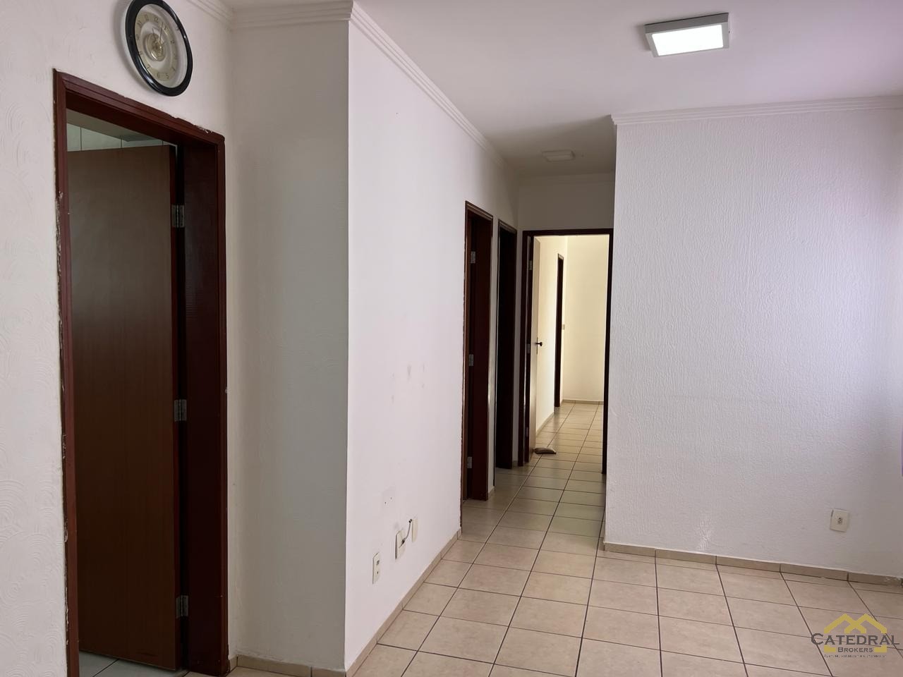 Apartamento à venda com 3 quartos, 69m² - Foto 2