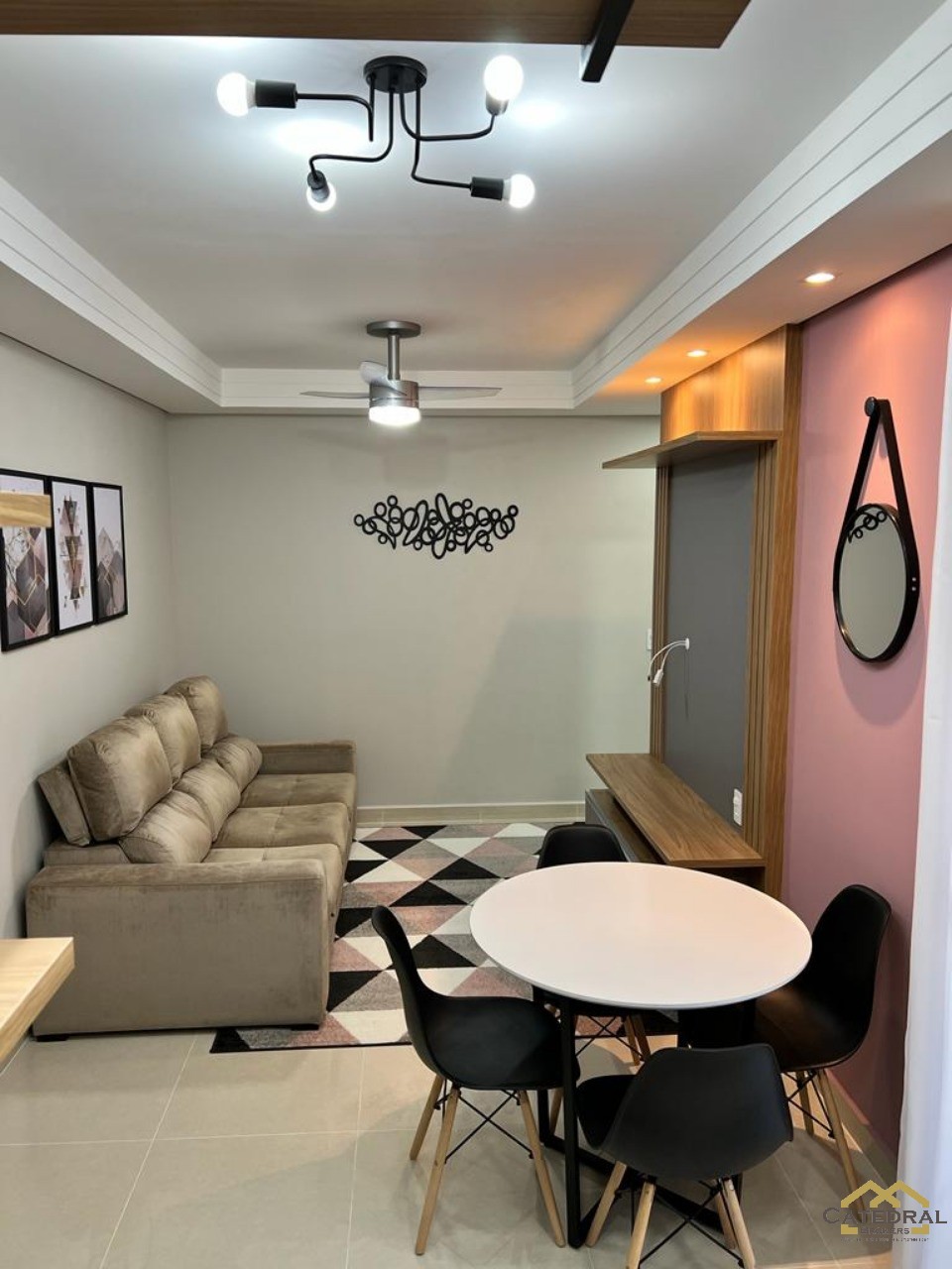 Apartamento para alugar com 2 quartos, 56m² - Foto 1