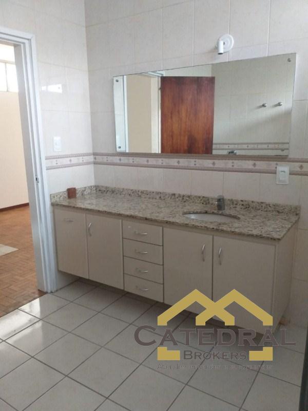 Casa Comercial à venda com 3 quartos, 347m² - Foto 25