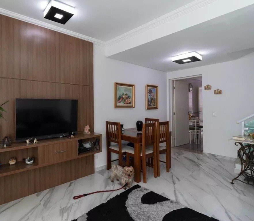 Casa à venda com 2 quartos, 68m² - Foto 1