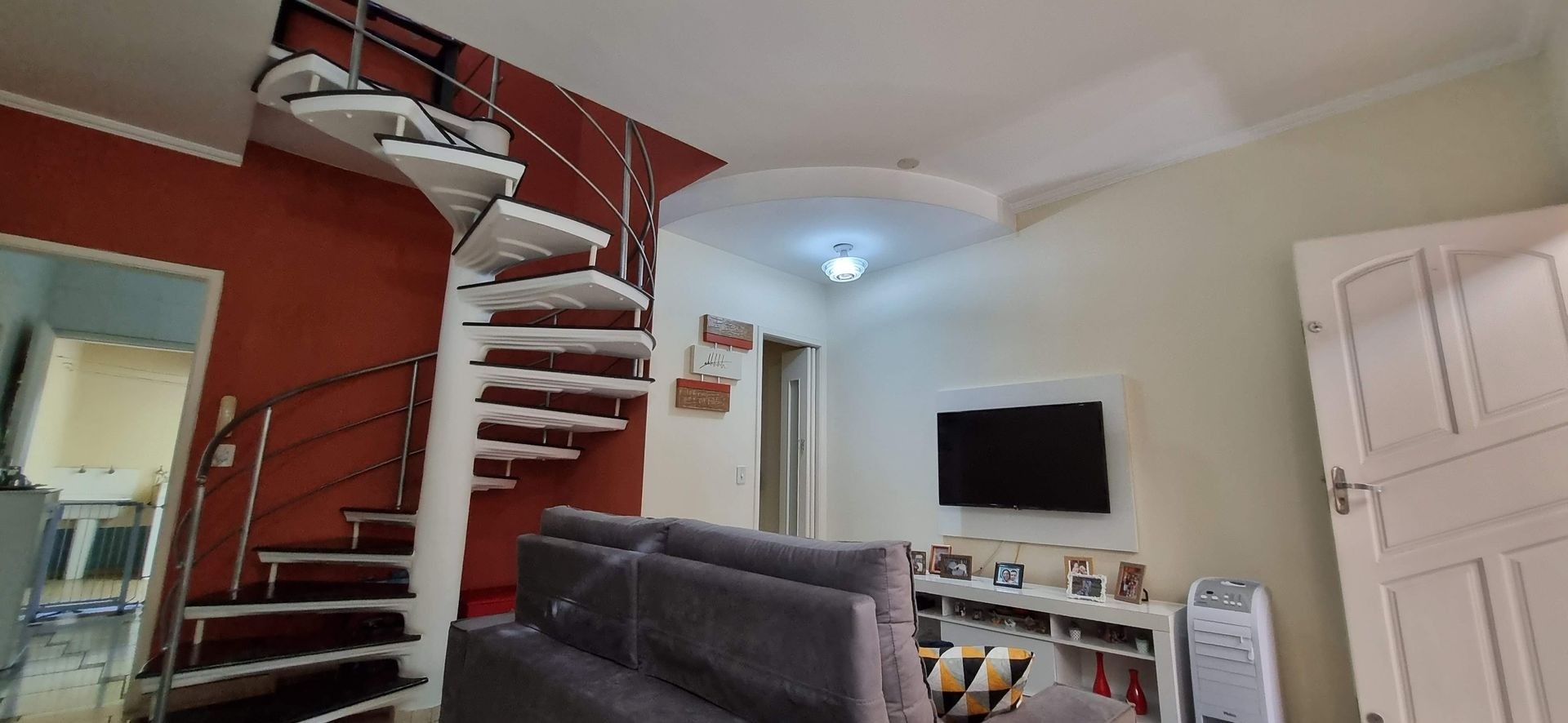 Casa à venda com 2 quartos, 100m² - Foto 4