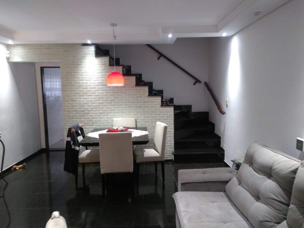 Casa à venda com 2 quartos, 130m² - Foto 2