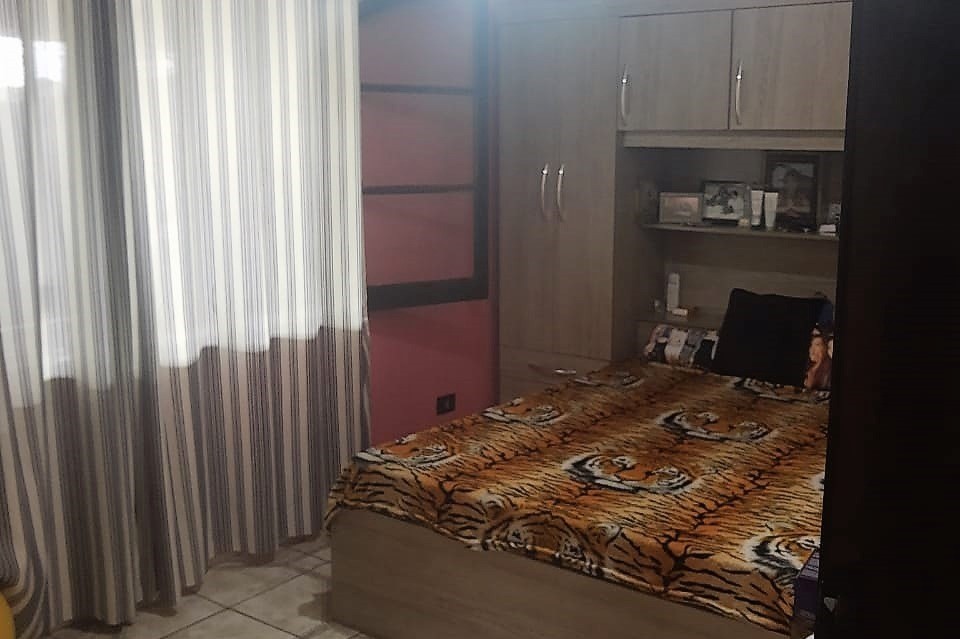 Casa à venda com 4 quartos, 300m² - Foto 4