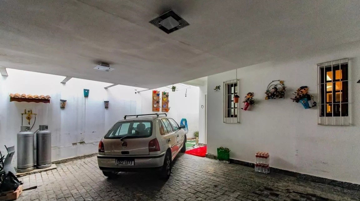 Casa à venda com 3 quartos, 250m² - Foto 13