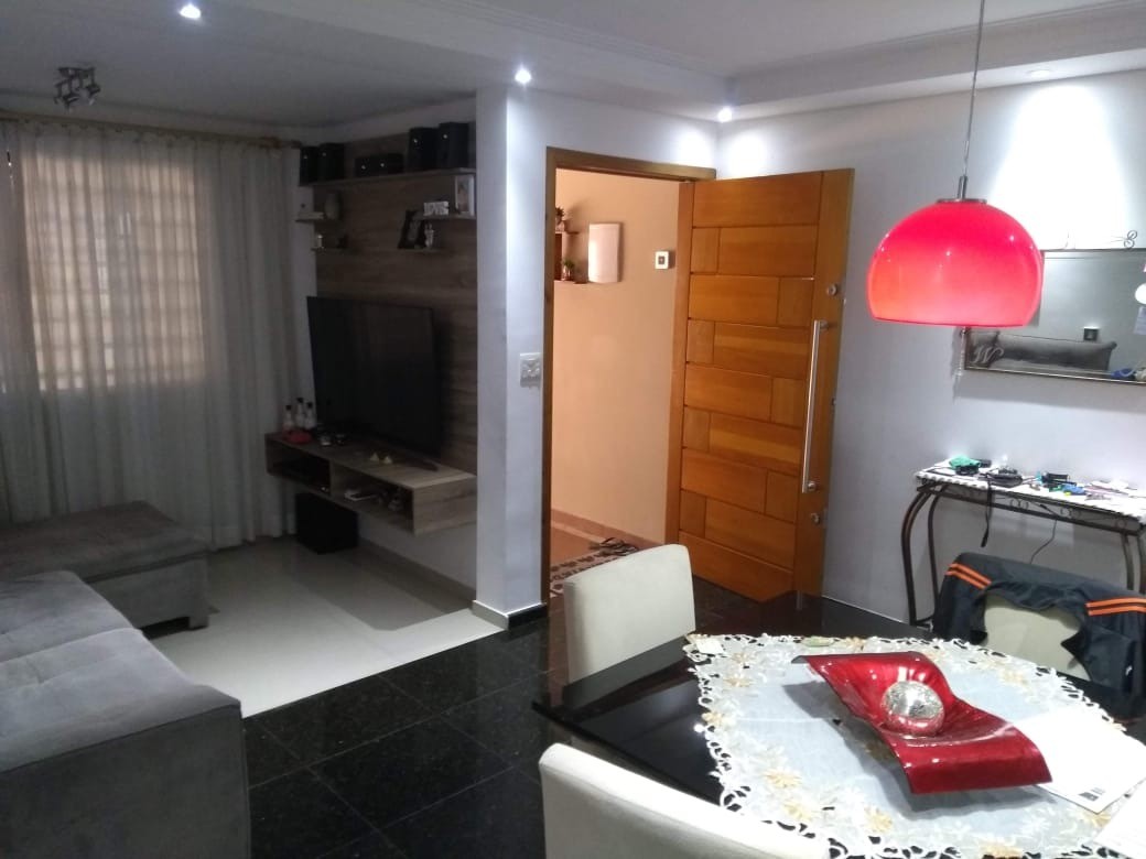 Casa à venda com 2 quartos, 130m² - Foto 1